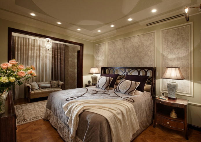 Aménagement intérieur d'une chambre avec loggia