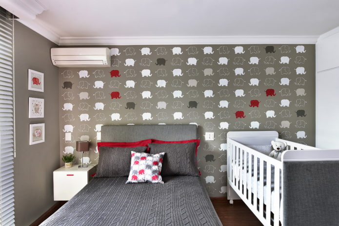 Lit bébé dans la chambre
