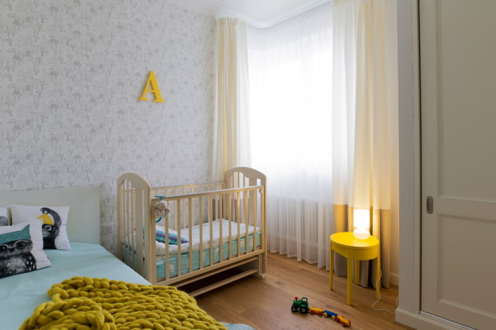 Lit bébé dans la chambre