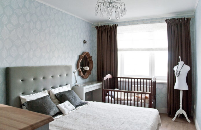 lit bébé dans la chambre