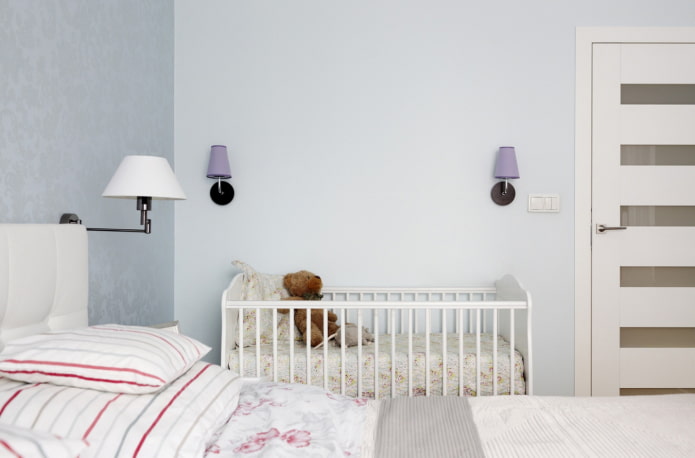 Lit bébé dans la chambre