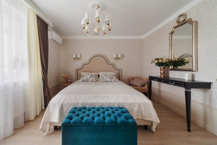 Meubles à l'intérieur d'une chambre beige