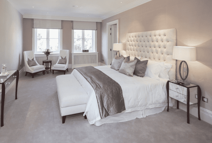 Intérieur de la chambre gris-beige
