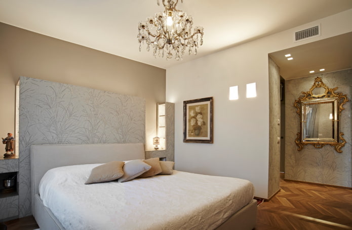 Décoration et éclairage dans une chambre beige