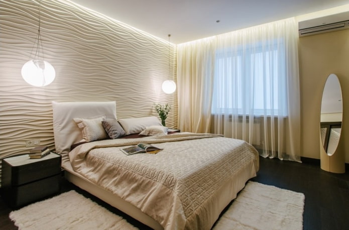 Décoration et éclairage dans une chambre beige