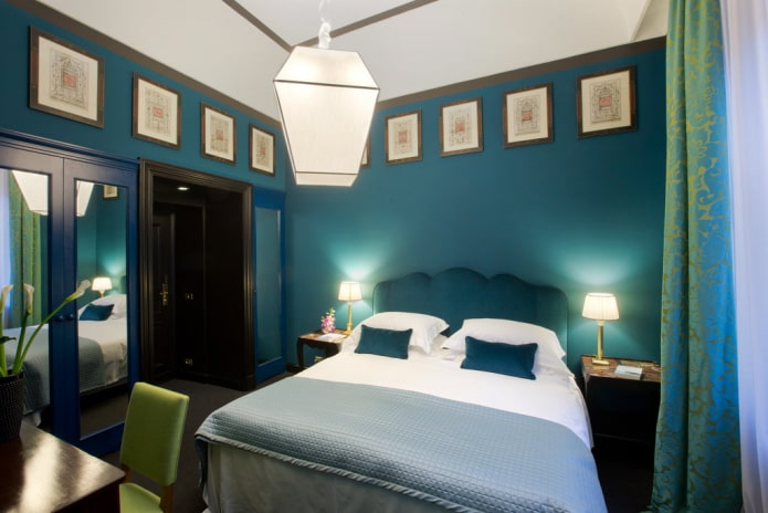 Éclairage d'une chambre turquoise