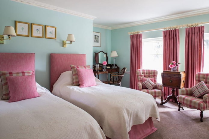 Intérieur de chambre rose et bleu