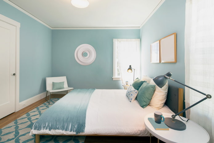 Nuances de bleu dans la chambre