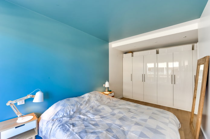 décoration à l'intérieur d'une chambre bleue