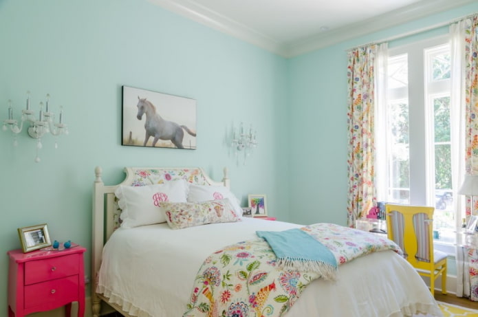 Nuances de bleu dans la chambre