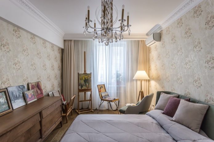 Décoration de plafond dans la chambre à coucher d'une Khrouchtchevka