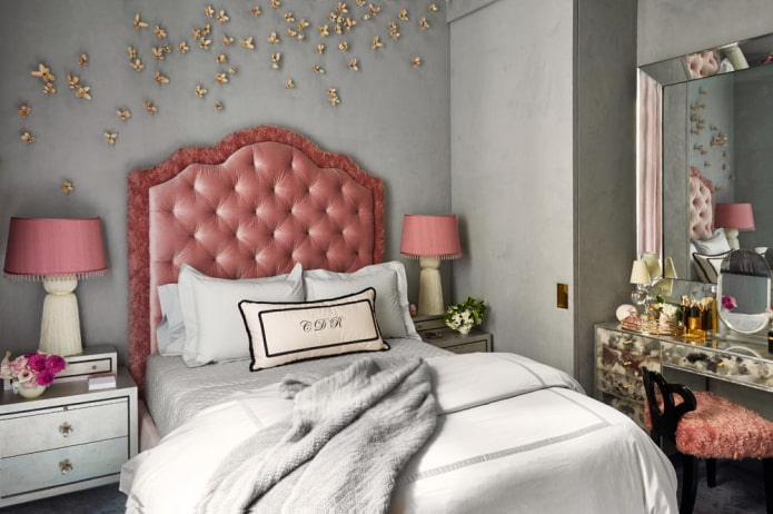 intérieur d'une chambre gris-rose