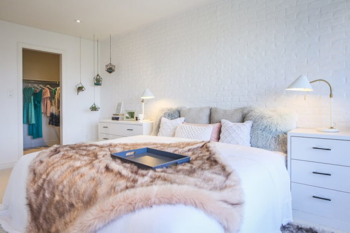 brique blanche dans la chambre