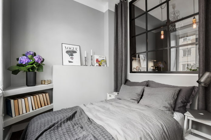 Mur gris dans la chambre de style scandinave