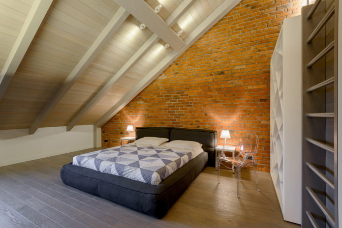 Chambre mansardée de style industriel