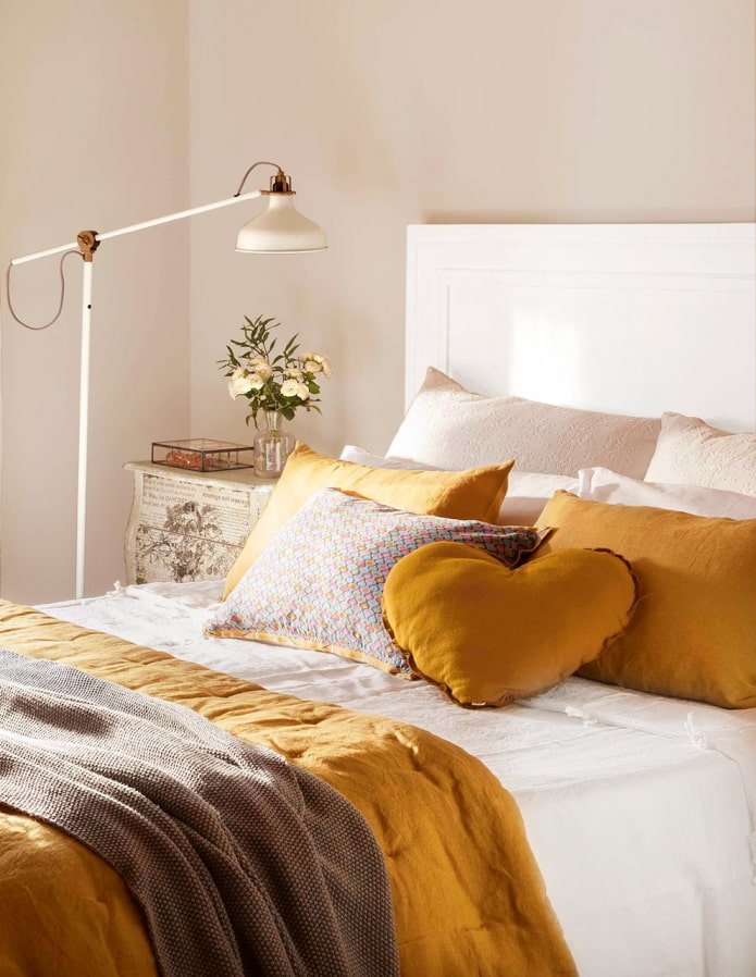 textiles rouges dans le Chambre
