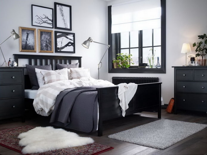 Meubles noirs dans la chambre