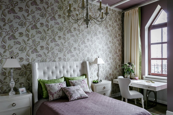 chambre avec un bureau