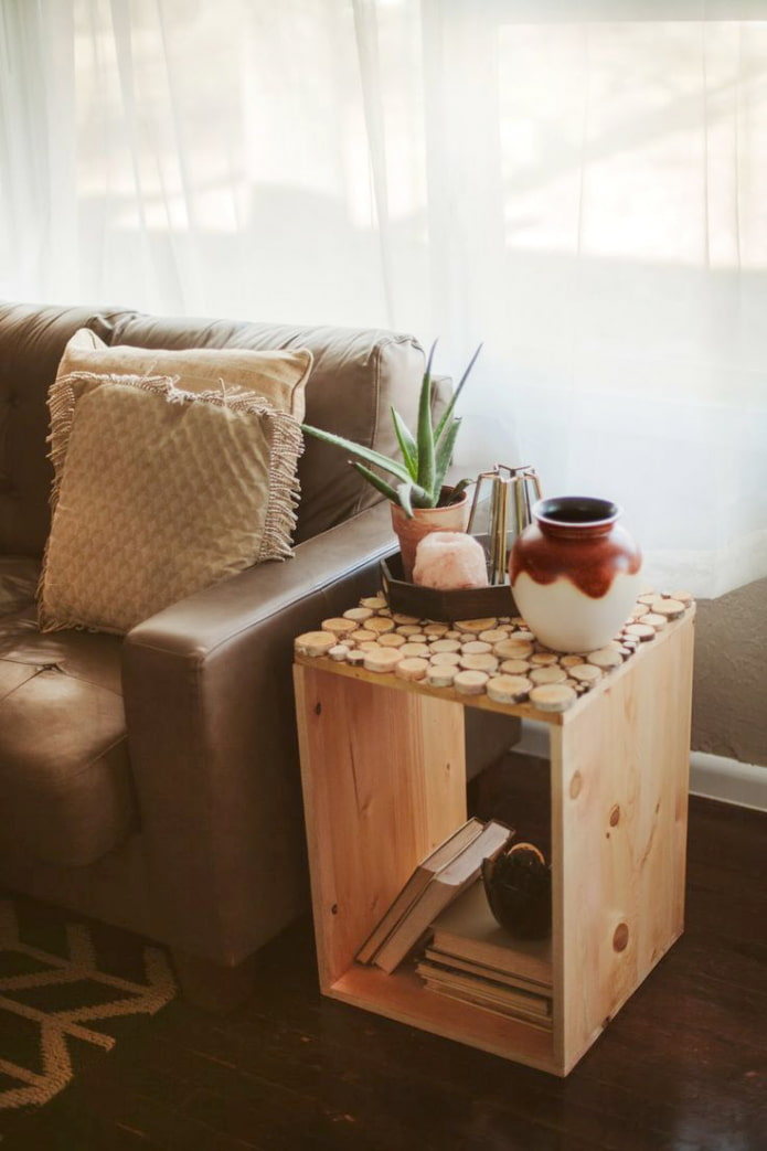 Side table decor