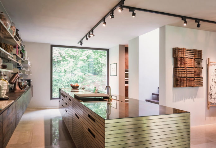 Spots dans la cuisine
