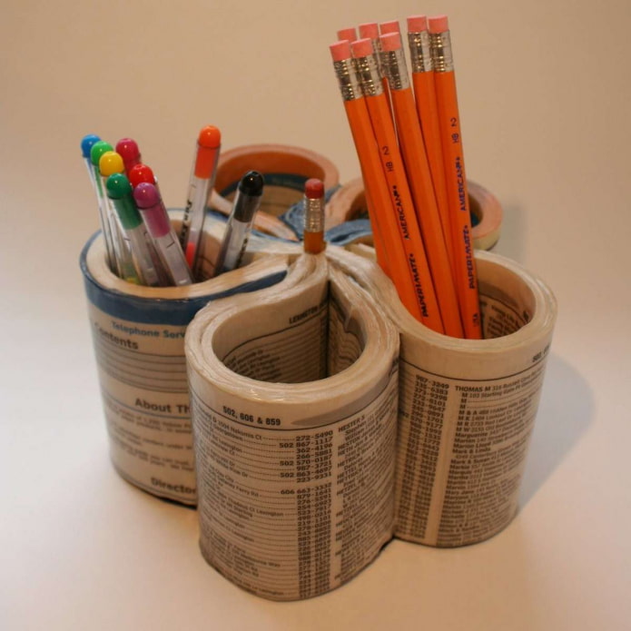 trousse à crayons d'un vieux magazine