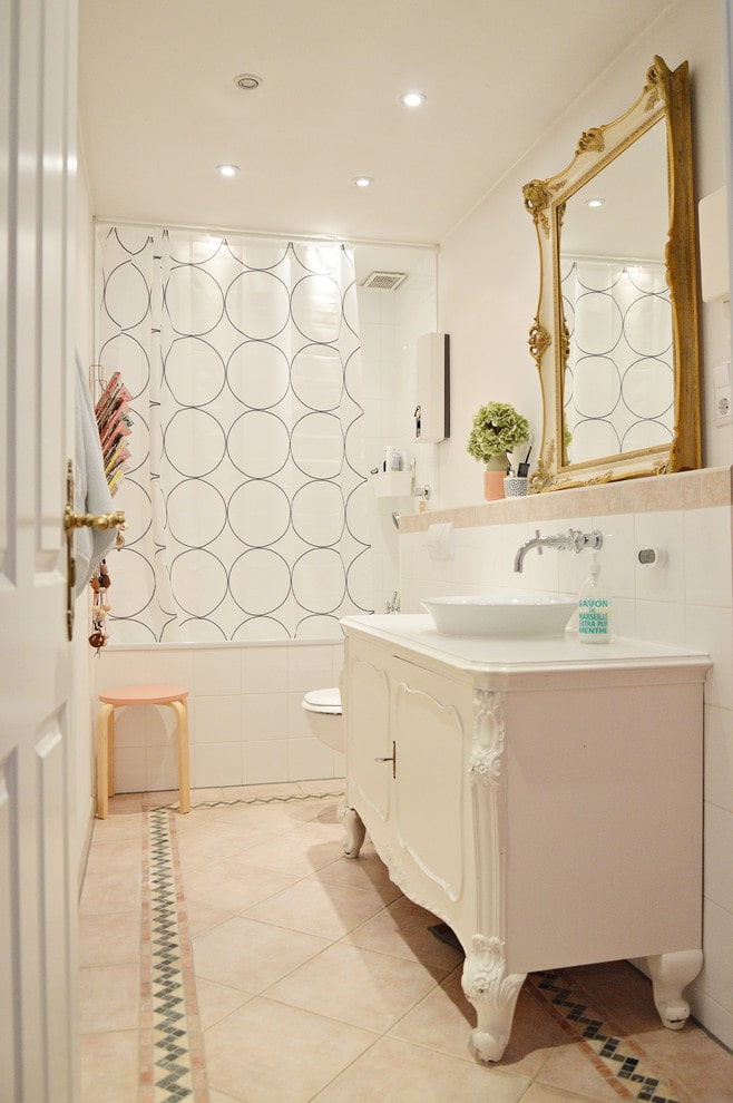 Rideau dans un intérieur clair