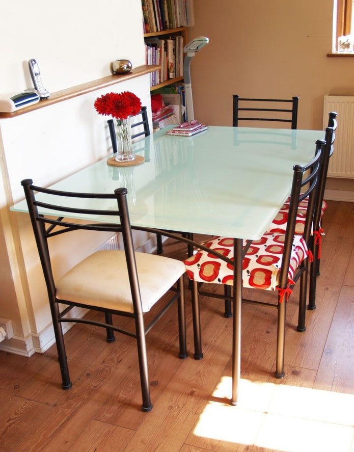 plateau de table blanc