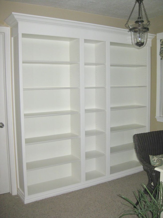 armoire encastrée à partir d'une étagère