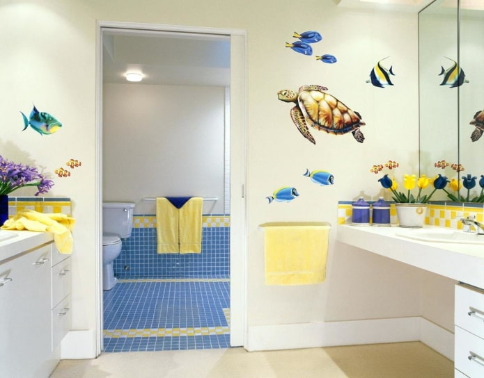 autocollants muraux décoratifs dans l'intérieur de la salle de bain