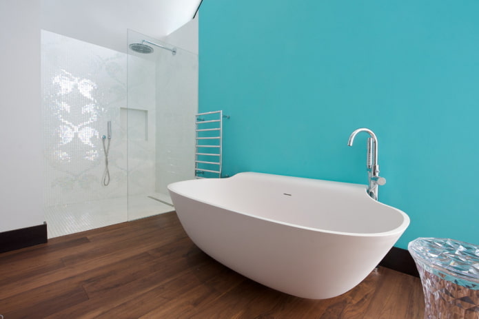 Conception de mur d'accent dans une salle de bain
