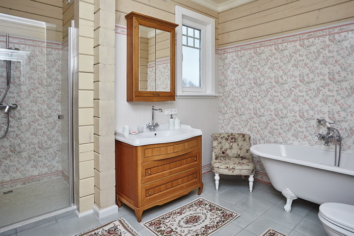décoration murale dans une salle de bain de style provençal