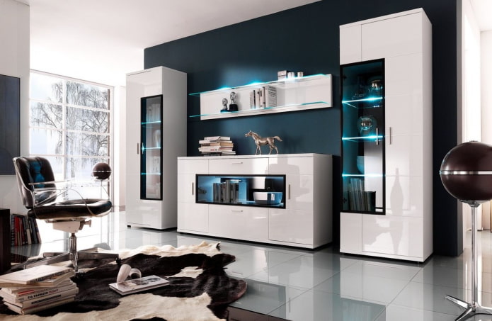 mur dans l'intérieur du salon dans un style high-tech