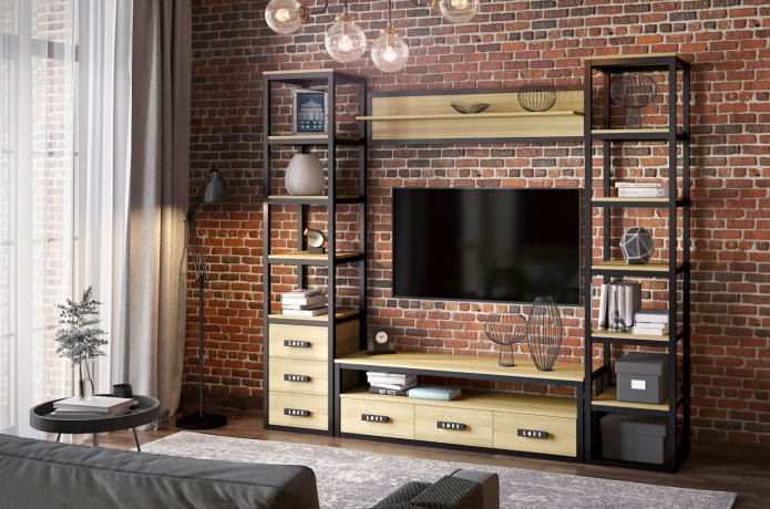 mur dans l'intérieur du salon dans le style loft