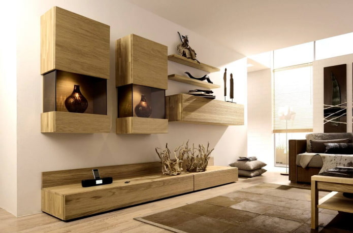 Mur pour éléments décoratifs dans le salon
