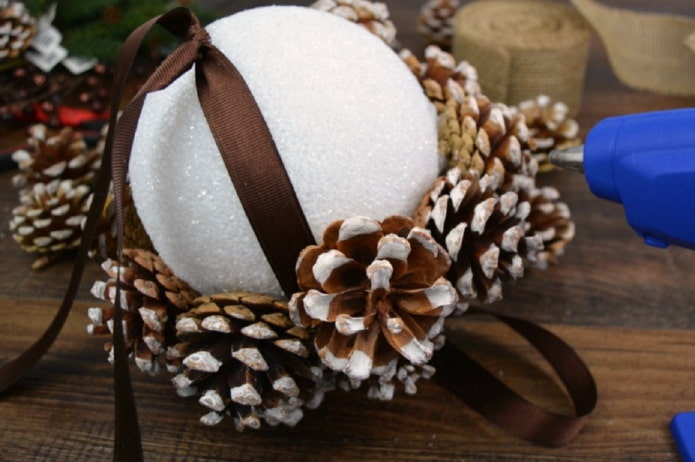 boule de pommes de pin