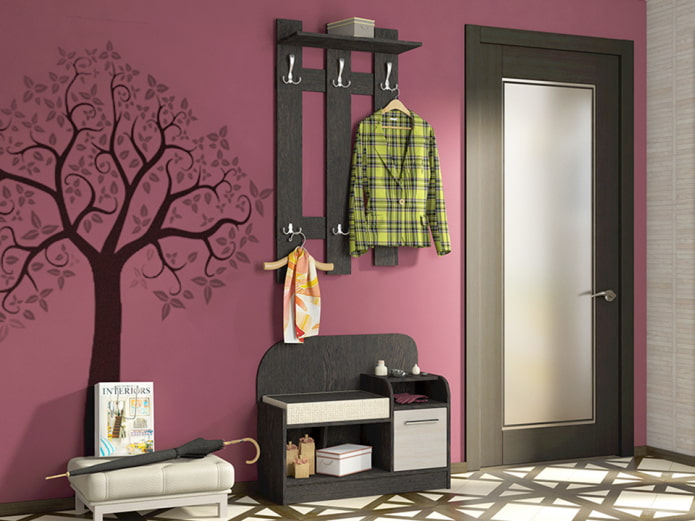 autocollant sur le mur dans le couloir intérieur
