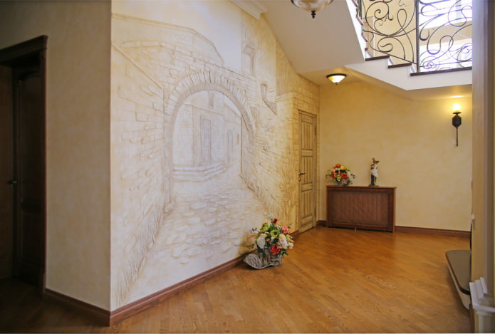 Bas-relief sur le mur du couloir