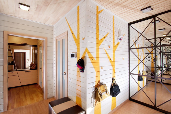 Murs en bois à l'intérieur du couloir