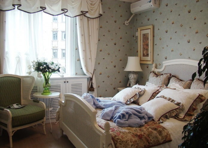 chambre avec des textiles de style champêtre