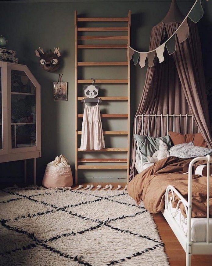 chambre d'enfant aux tons chauds