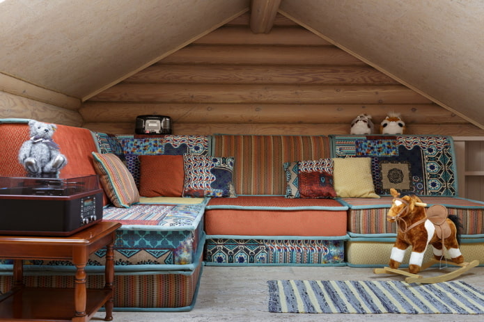 meubles dans une chambre d'enfant de style rustique