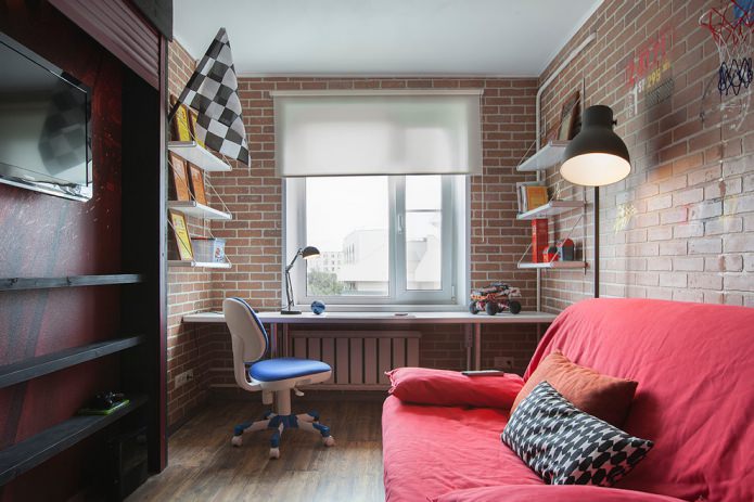 Intérieur de chambre d'enfant de style loft avec murs en briques