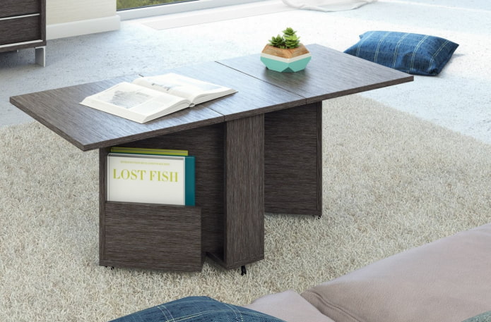 une table basse à l'intérieur