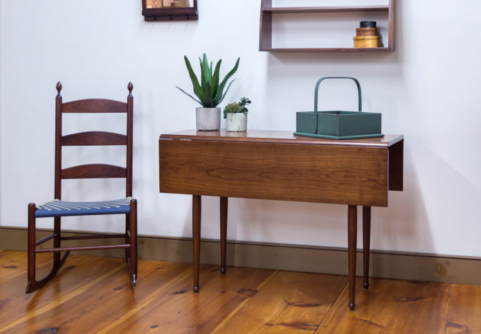 Design étroit en forme de livre à l'intérieur