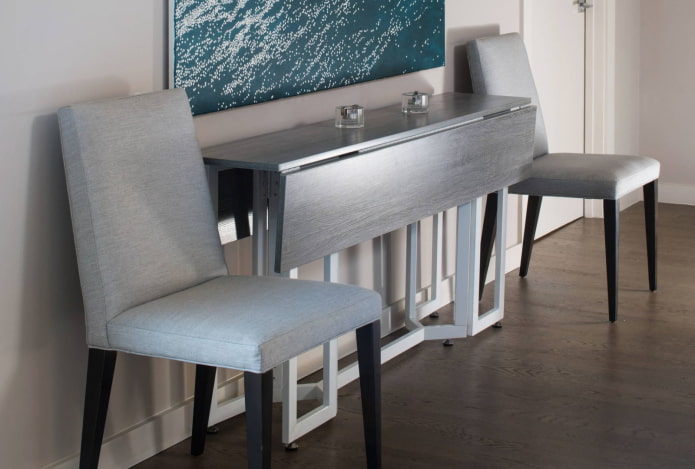 Design étroit en forme de livre à l'intérieur