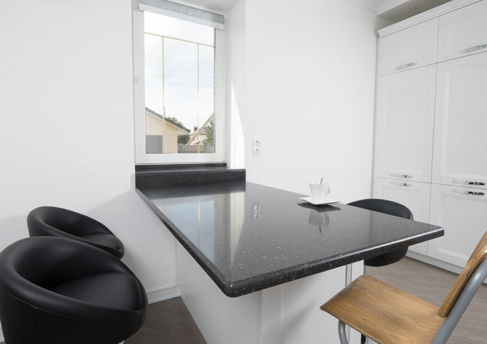 appui de fenêtre se transformant en table de bar