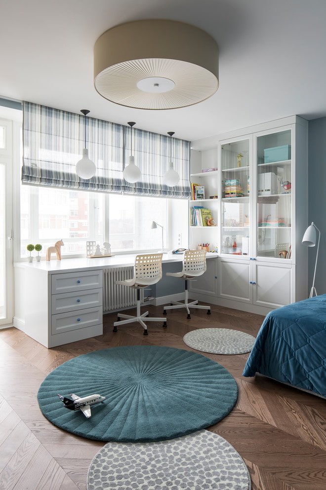 table intégrée pour deux enfants