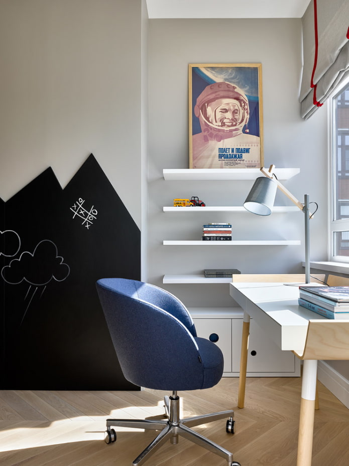 bureau d'étudiant pour un garçon
