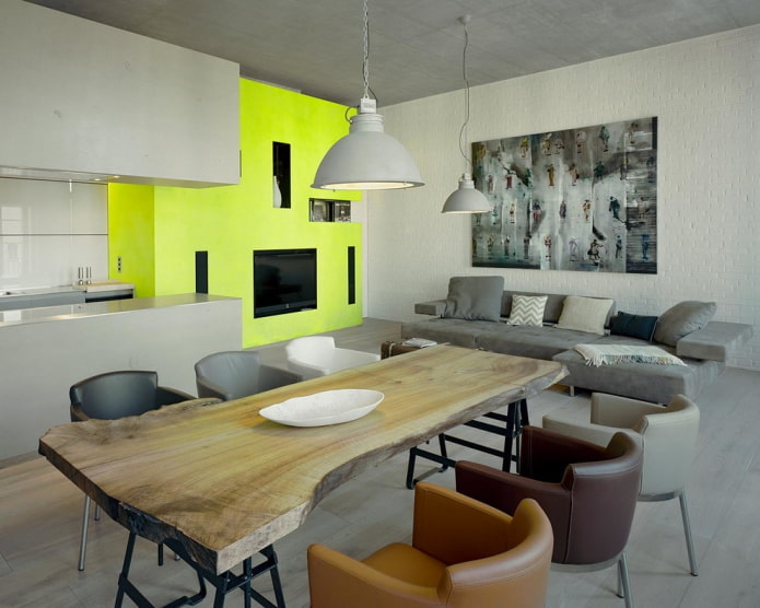 Table à formes dans un intérieur de style loft