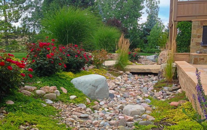 Les pierres dans la conception de jardin